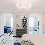 Maria رافيلّو
