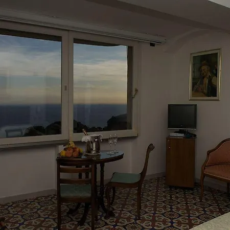 Отель Maria Равелло