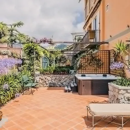 Отель Maria Равелло