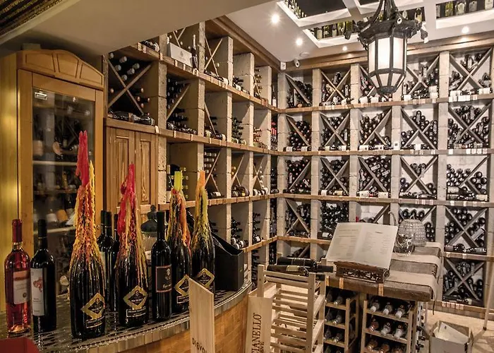 Maria 4* رافيلّو