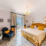 Maria 4*